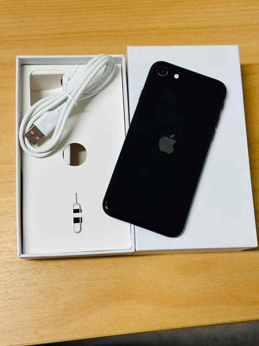 Unboxing Iphone Se 2020 Come With Airpods Buy New Apple Compatible